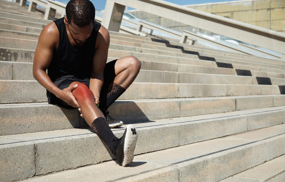 Knee Ligament Injuries: Symptoms, Causes, Diagnosis, and Rehabilitation